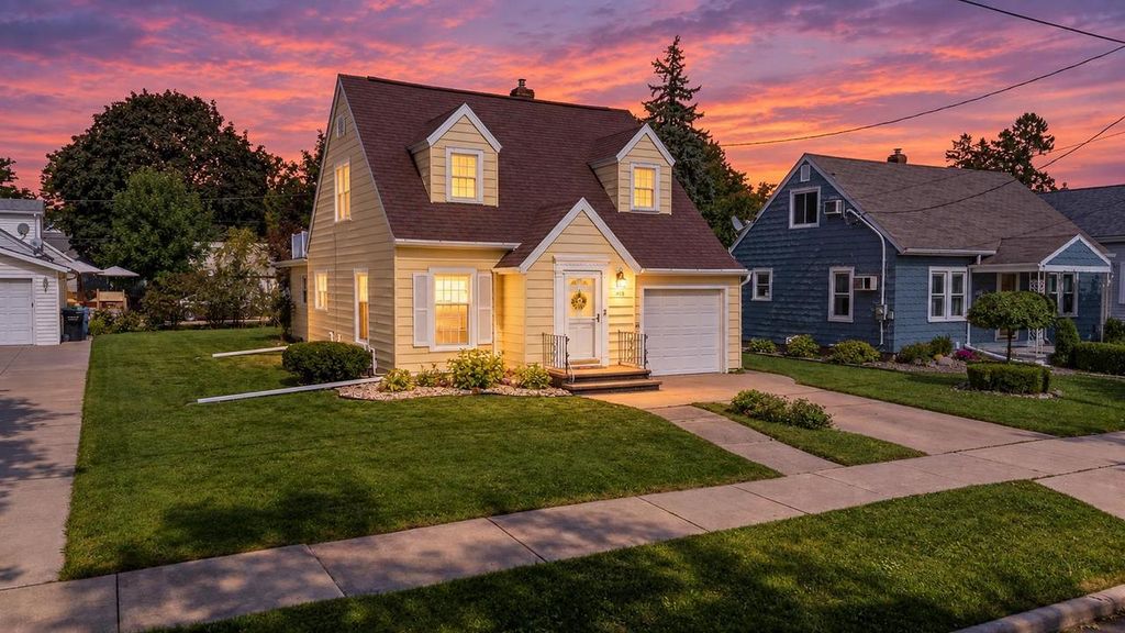 1348 W HARRIS STREET, Appleton, WI 54914
