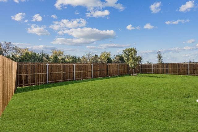 432 Hundred Acre Drive, Waxahachie, TX 75165