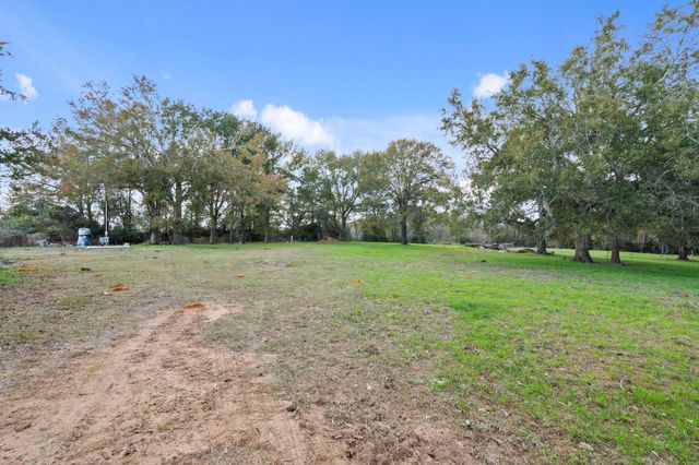 23077 Flukinger Road, Waller, TX 77484
