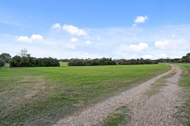 23077 Flukinger Road, Waller, TX 77484