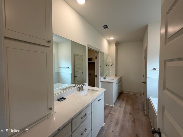 207 Anderson Oaks Drive, Pearl, MS 39208