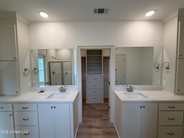 207 Anderson Oaks Drive, Pearl, MS 39208