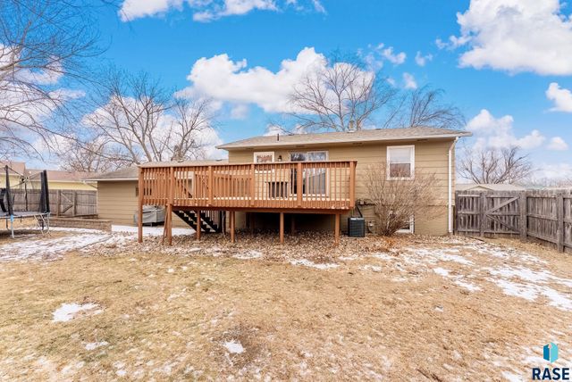 205 E Patrician Dr Drive, Brandon, SD 57005