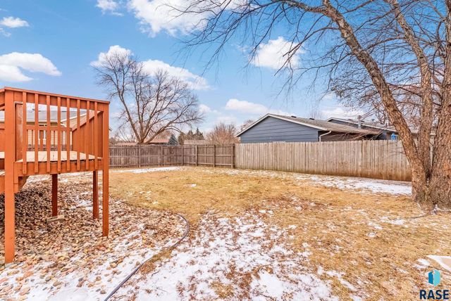 205 E Patrician Dr Drive, Brandon, SD 57005