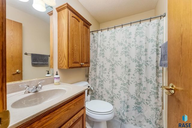 205 E Patrician Dr Drive, Brandon, SD 57005