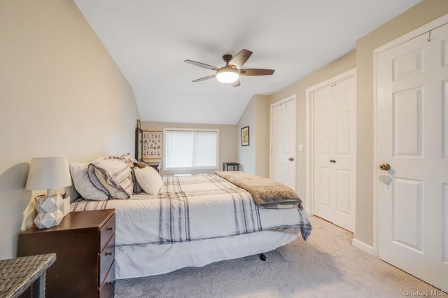 11 Rosemont Avenue, Farmingville, NY 11738