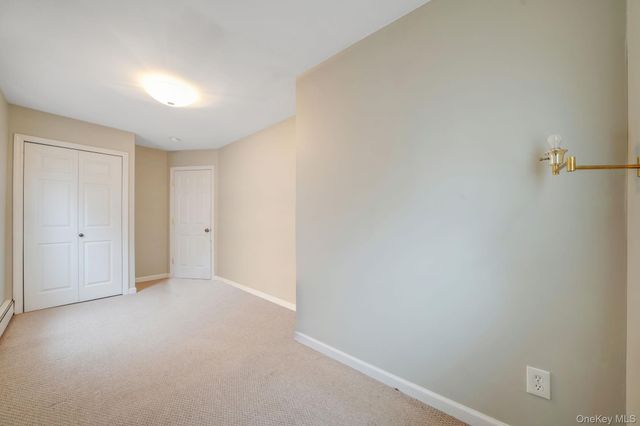 11 Rosemont Avenue, Farmingville, NY 11738