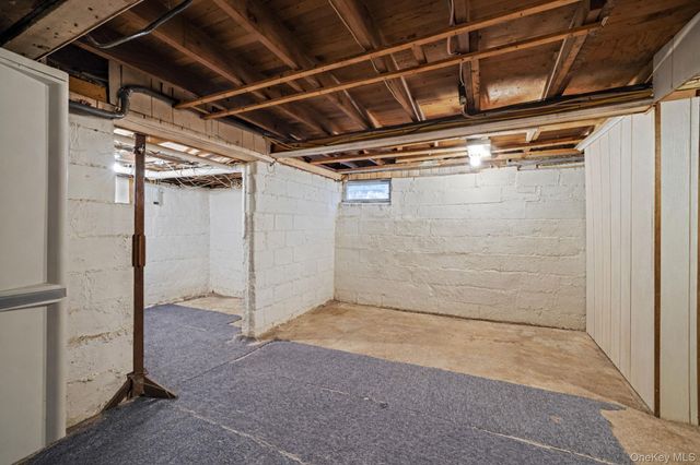 11 Rosemont Avenue, Farmingville, NY 11738