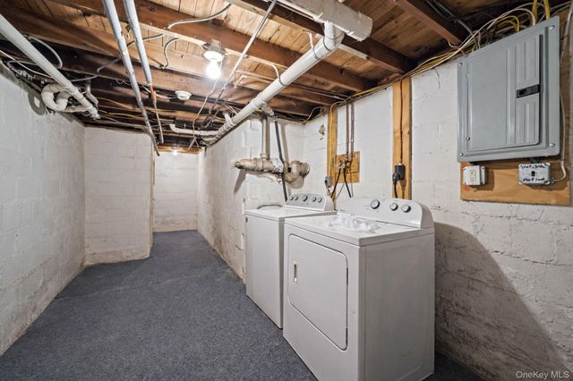 11 Rosemont Avenue, Farmingville, NY 11738