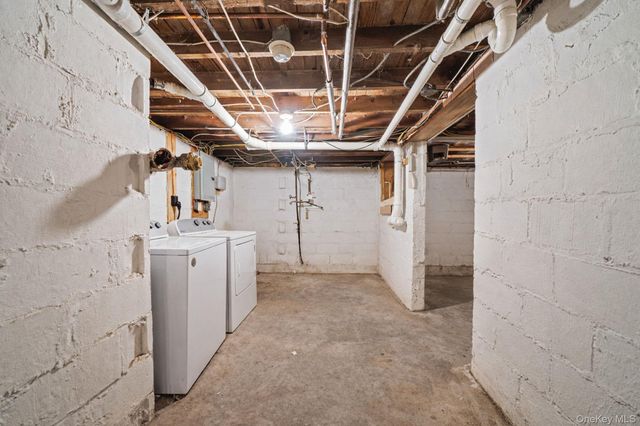 11 Rosemont Avenue, Farmingville, NY 11738