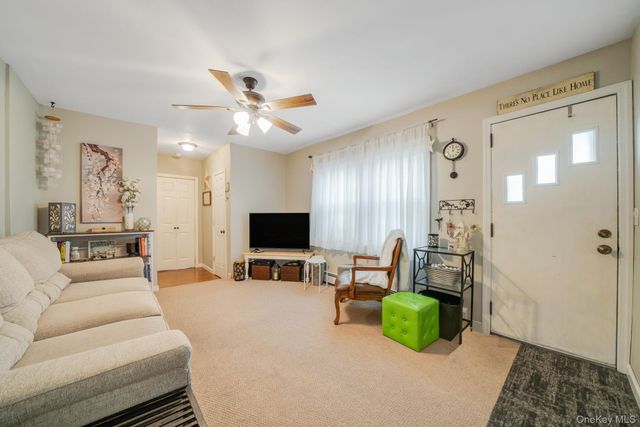 11 Rosemont Avenue, Farmingville, NY 11738