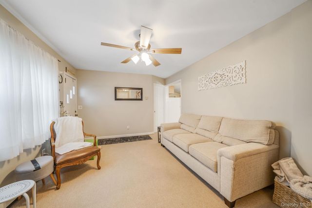 11 Rosemont Avenue, Farmingville, NY 11738