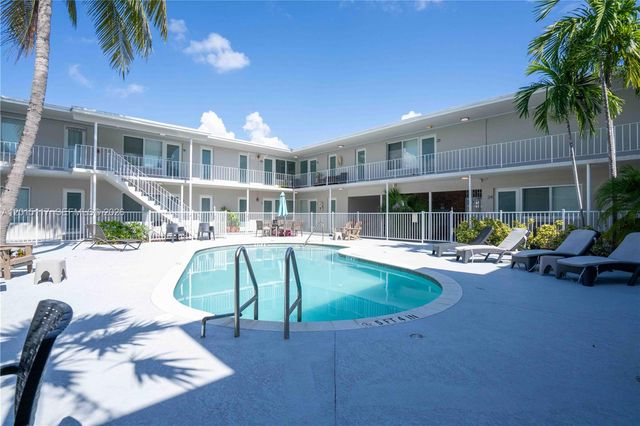 1940 Biarritz Dr 24, Miami Beach, FL 33141