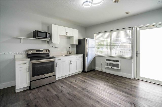 1940 Biarritz Dr 24, Miami Beach, FL 33141