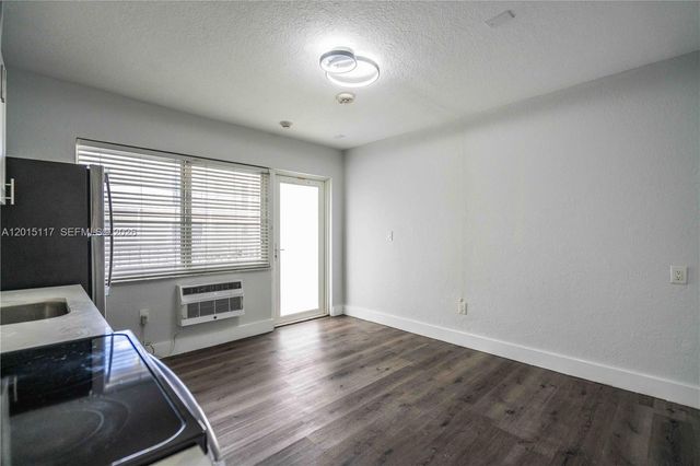 1940 Biarritz Dr 24, Miami Beach, FL 33141