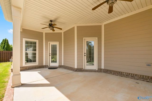 68 Atherton Circle SW, Huntsville, AL 35824