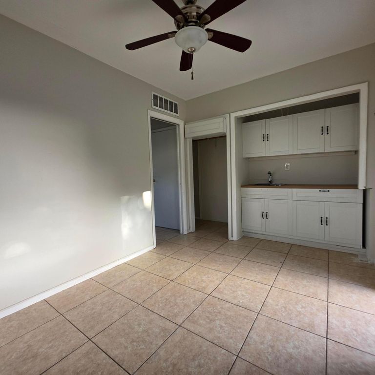 1826 Sherman Street APT 16, Hollywood, FL 33020
