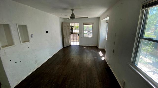 5934 Park Avenue, Kansas City, MO 64130