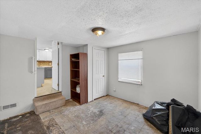 4267 Old Road, De Soto, MO 63020