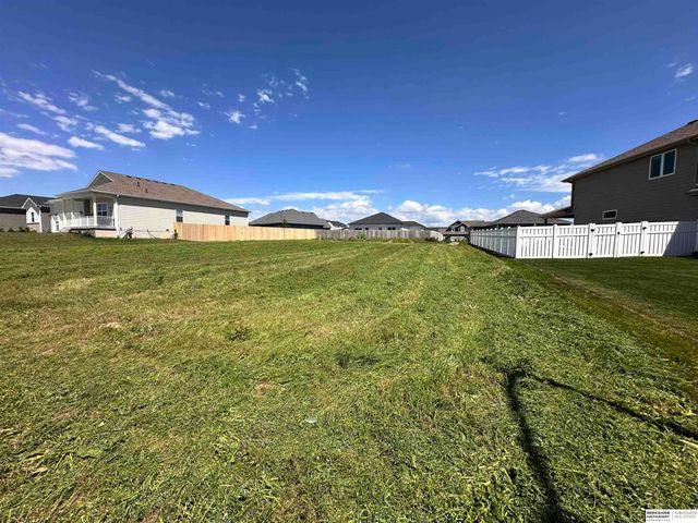 6308 Centennial Road, Papillion, NE 68157