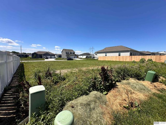 6308 Centennial Road, Papillion, NE 68157