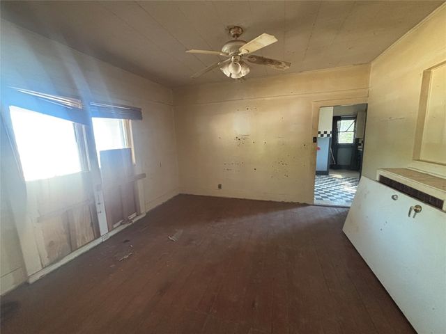 606 Avenue C, Brownwood, TX 76801