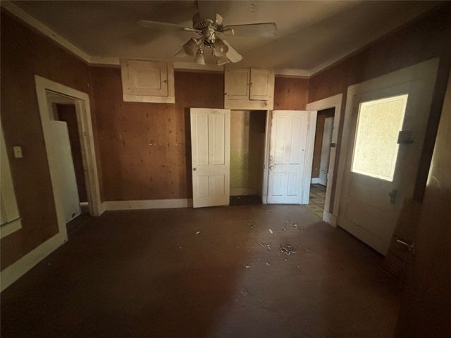 606 Avenue C, Brownwood, TX 76801