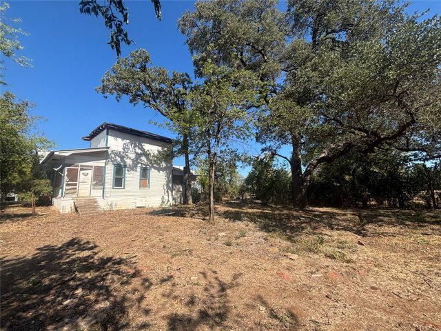 606 Avenue C, Brownwood, TX 76801