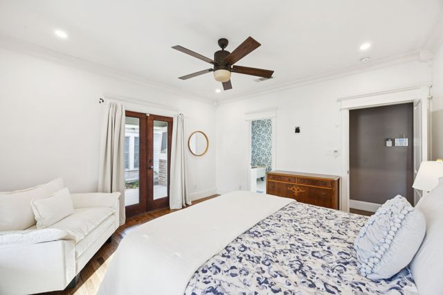 1906 S Henderson Street, Fort Worth, TX 76110