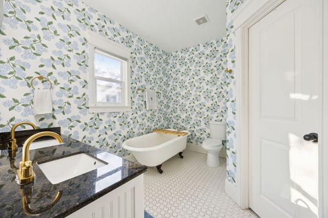 1906 S Henderson Street, Fort Worth, TX 76110