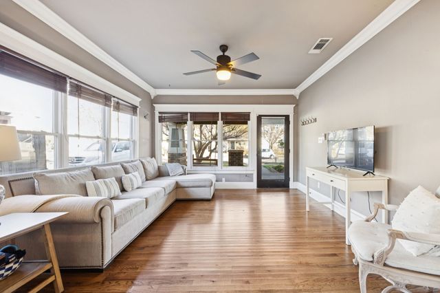 1906 S Henderson Street, Fort Worth, TX 76110