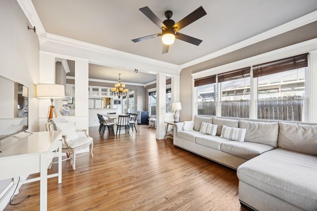 1906 S Henderson Street, Fort Worth, TX 76110