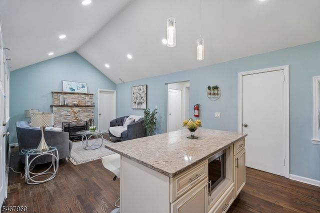 30 Sunset Trl, Rockaway Twp., NJ 07866
