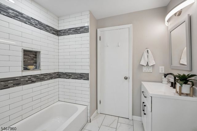 30 Sunset Trl, Rockaway Twp., NJ 07866