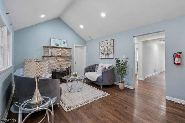30 Sunset Trl, Rockaway Twp., NJ 07866