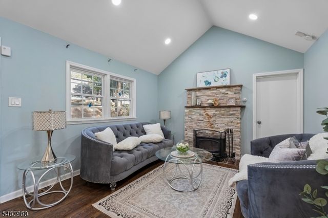30 Sunset Trl, Rockaway Twp., NJ 07866
