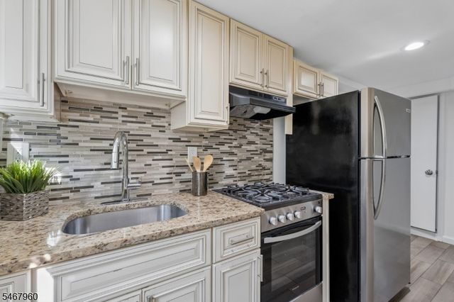 30 Sunset Trl, Rockaway Twp., NJ 07866