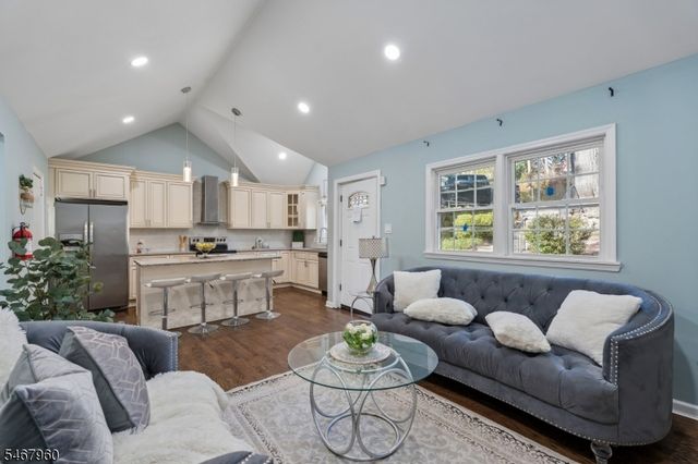 30 Sunset Trl, Rockaway Twp., NJ 07866