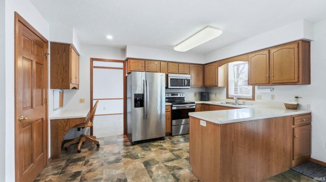 2101 White Plains Court, Fort Wayne, IN 46815