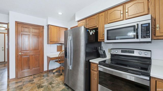 2101 White Plains Court, Fort Wayne, IN 46815