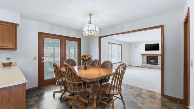 2101 White Plains Court, Fort Wayne, IN 46815