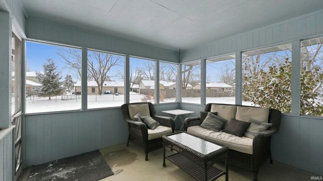 2101 White Plains Court, Fort Wayne, IN 46815