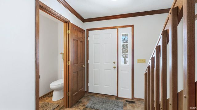 2101 White Plains Court, Fort Wayne, IN 46815