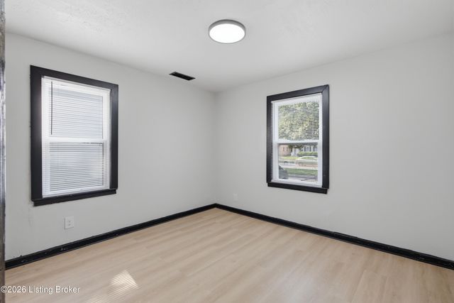 2713 Algonquin Pkwy, Louisville, KY 40210