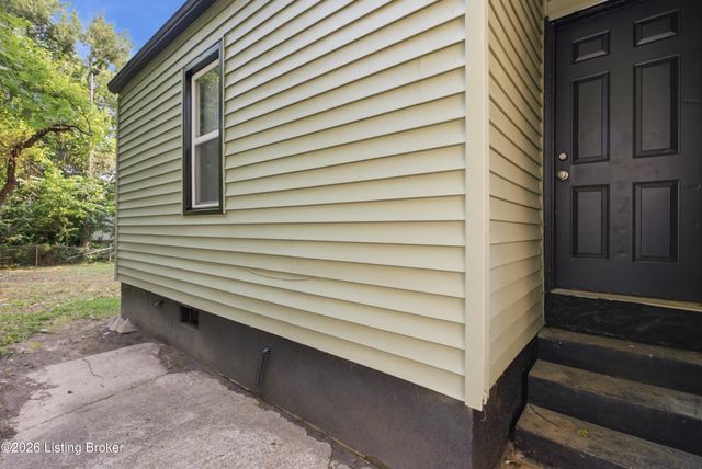 2713 Algonquin Pkwy, Louisville, KY 40210