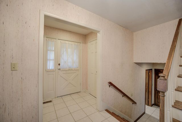 220 BARRETT ST, Bolivar, TN 38008