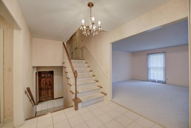 220 BARRETT ST, Bolivar, TN 38008