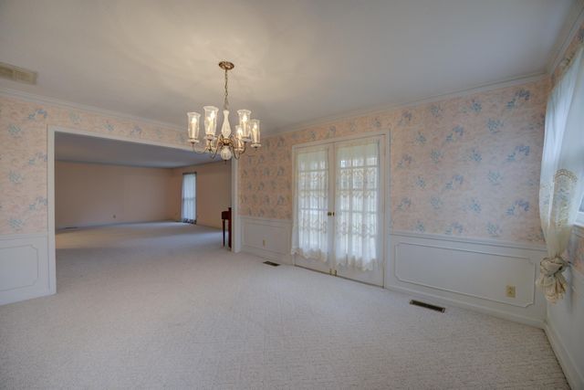 220 BARRETT ST, Bolivar, TN 38008