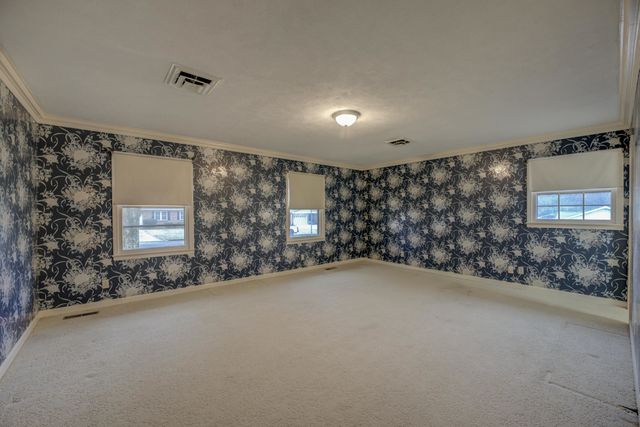 220 BARRETT ST, Bolivar, TN 38008