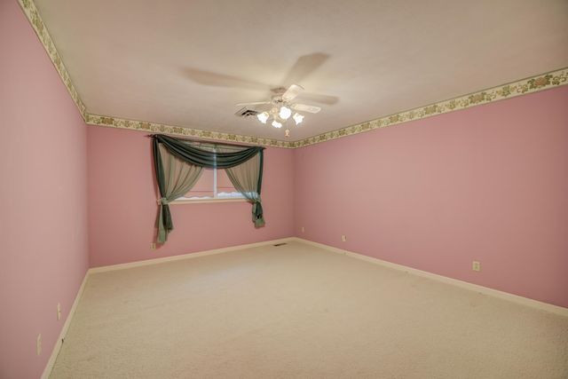 220 BARRETT ST, Bolivar, TN 38008